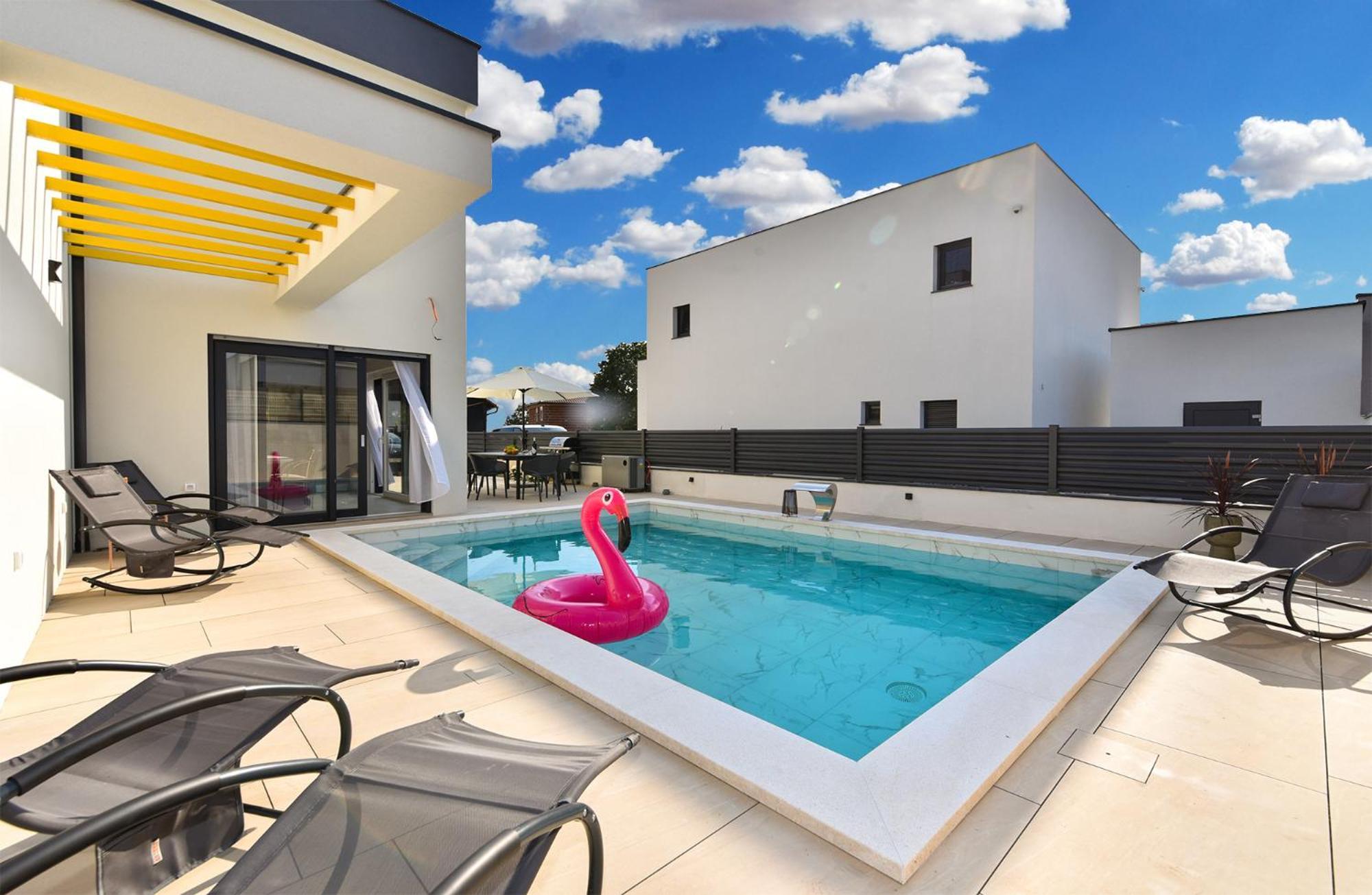 Jlo1 Mit Beheizbarem Pool Villa Peroj Exteriör bild